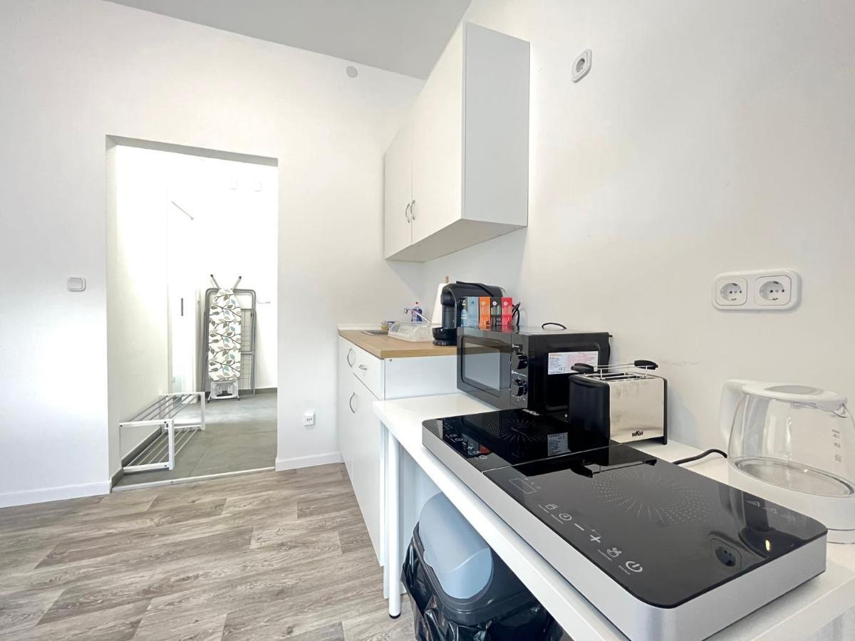 Studio-Apartments Fuer Monteure & Businessgaeste Zentral In Neumuenster Exterior photo