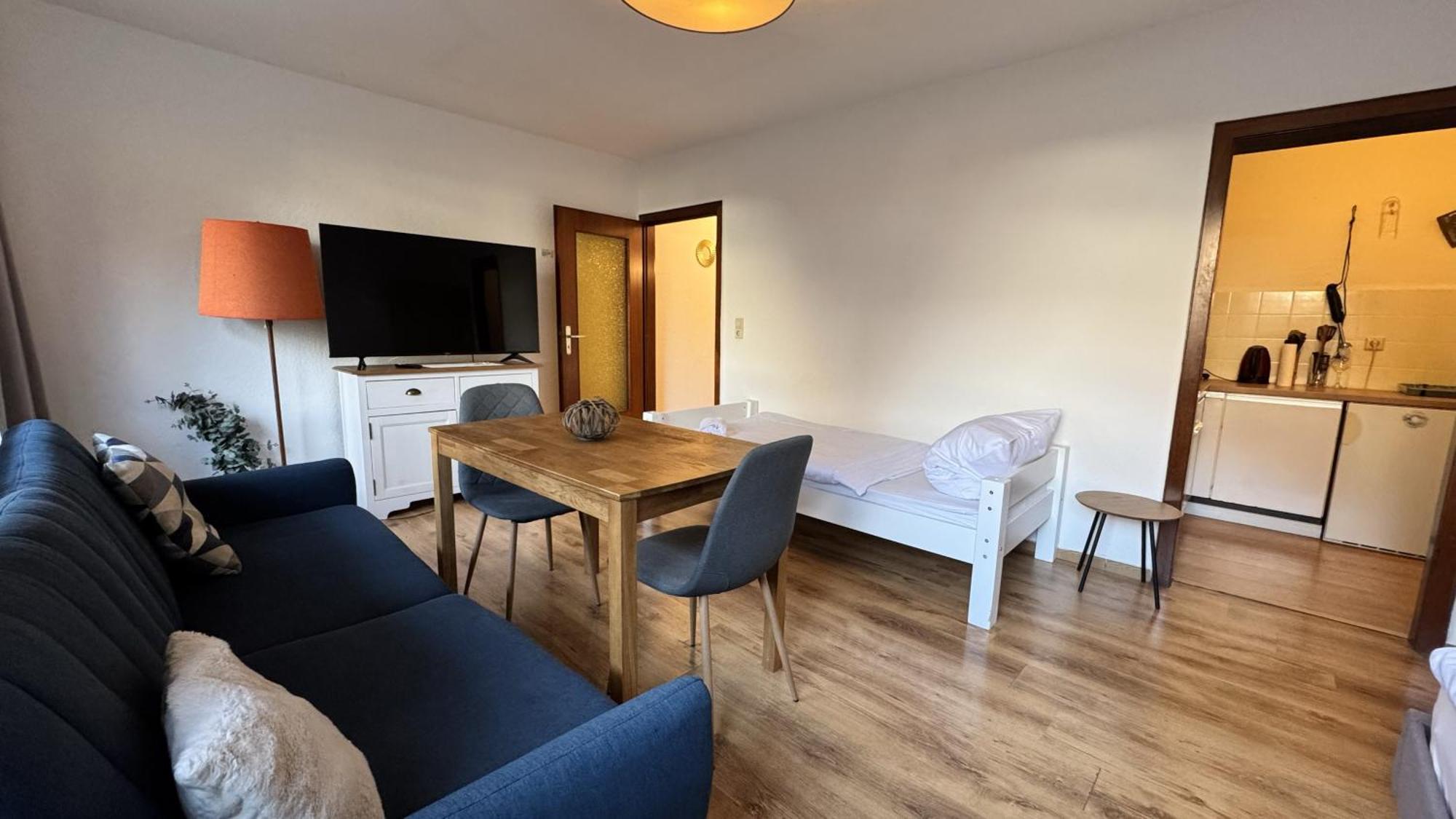 Studio-Apartments Fuer Monteure & Businessgaeste Zentral In Neumuenster Exterior photo